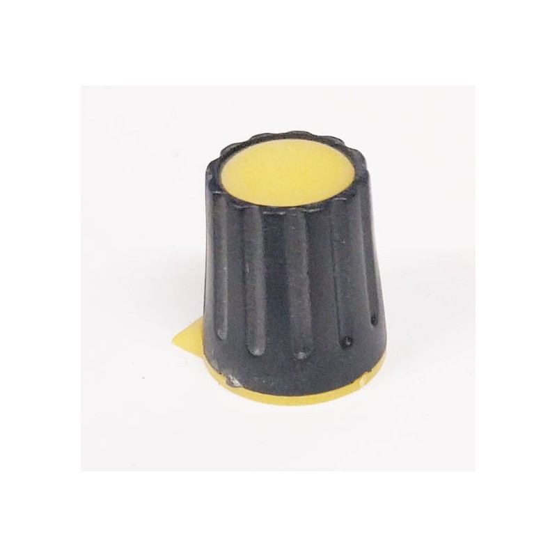 Bouton jaune avec flèche