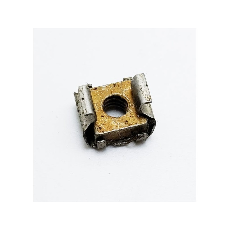 Ecrou cage 4mm acier inoxydable