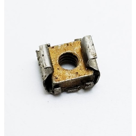 Ecrou cage 4mm acier inoxydable